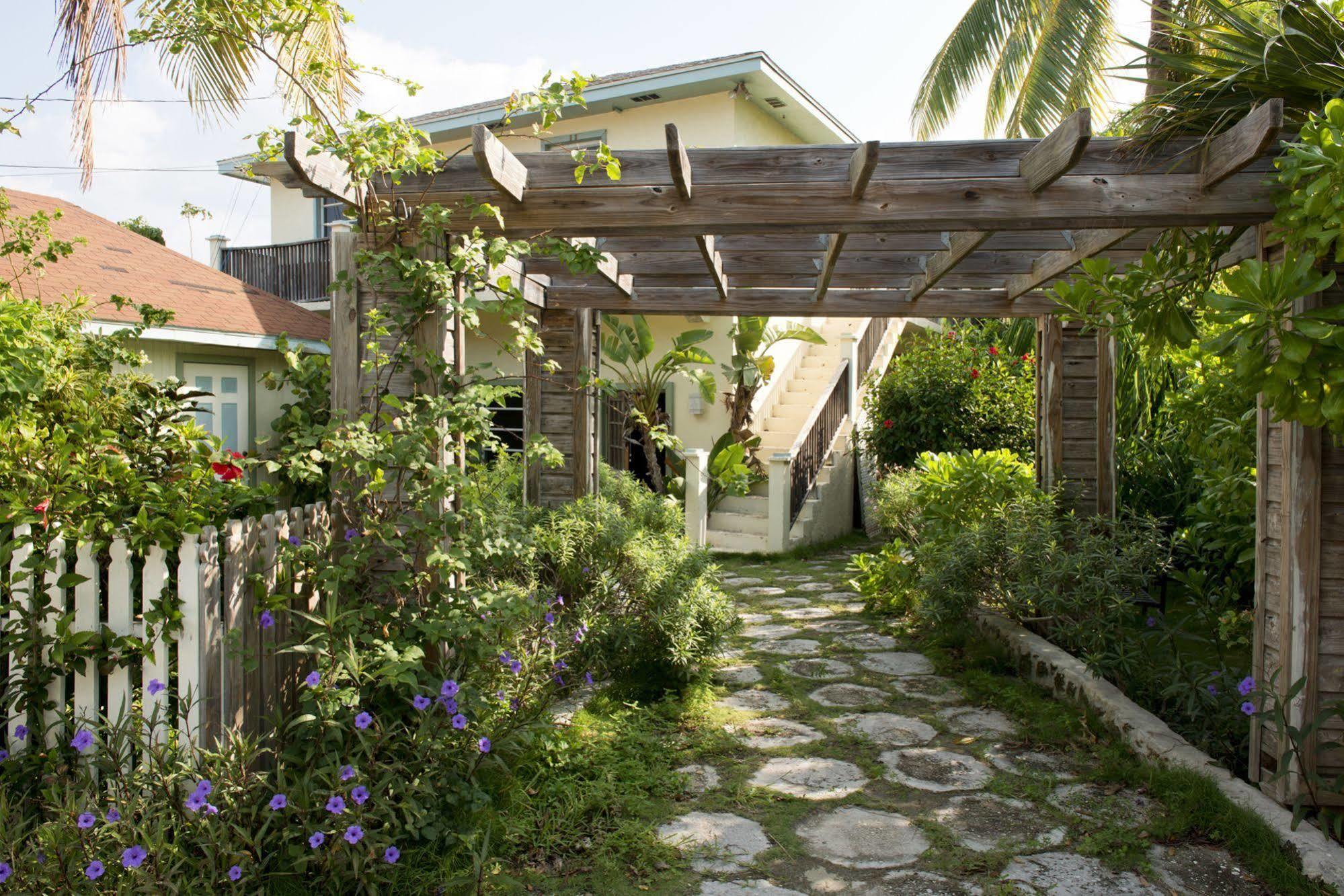 The Sugar Apple Lodging Dunmore Town Extérieur photo