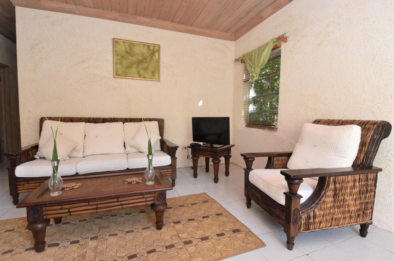 The Sugar Apple Lodging Dunmore Town Extérieur photo