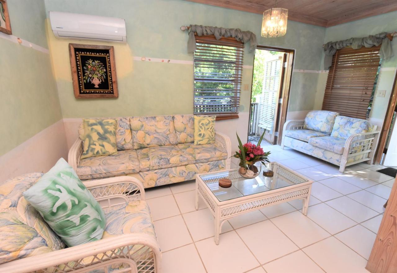 The Sugar Apple Lodging Dunmore Town Extérieur photo