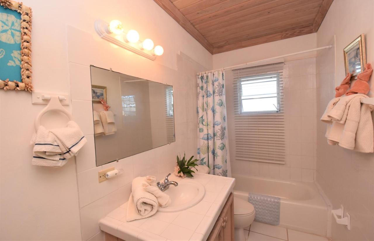 The Sugar Apple Lodging Dunmore Town Extérieur photo