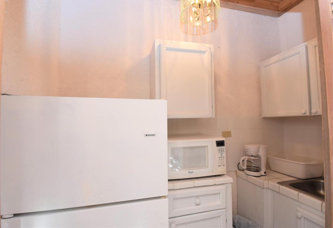 The Sugar Apple Lodging Dunmore Town Extérieur photo
