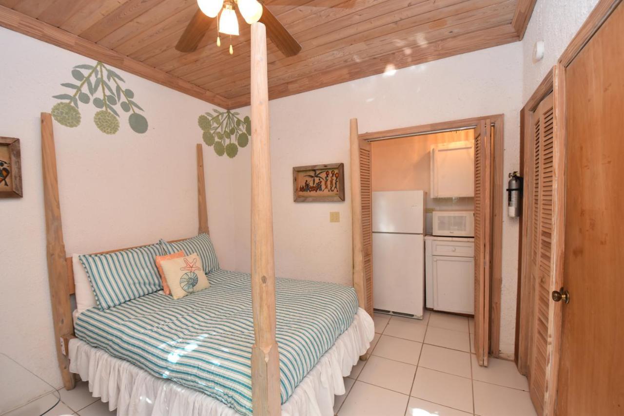 The Sugar Apple Lodging Dunmore Town Extérieur photo