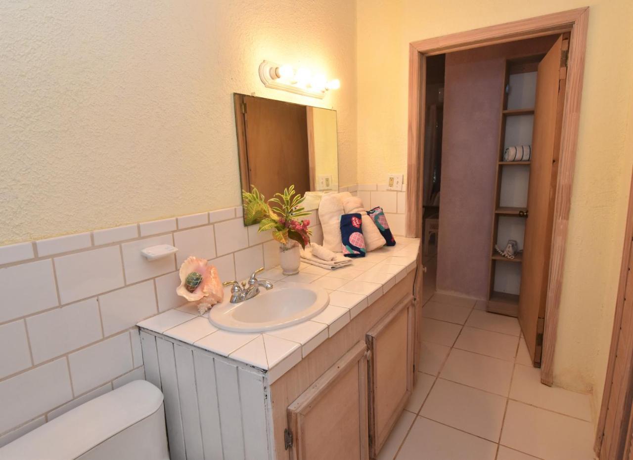 The Sugar Apple Lodging Dunmore Town Extérieur photo