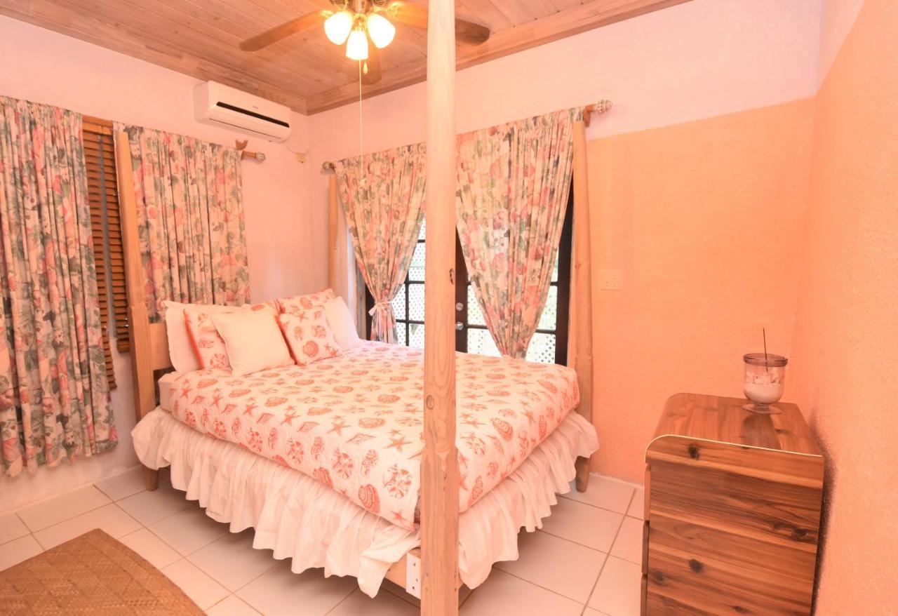 The Sugar Apple Lodging Dunmore Town Extérieur photo